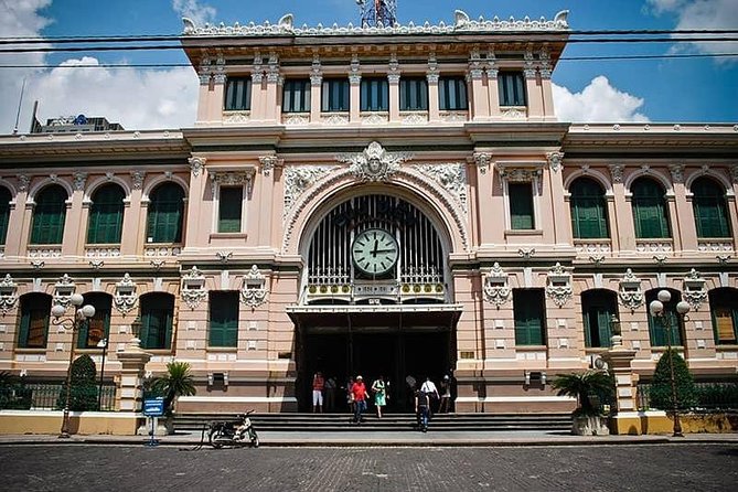 1-Day Ho Chi Minh City & Cu Chi Tunnels-Deluxe Group Of 10 Max - The drive and lunch rhythm before you go underground