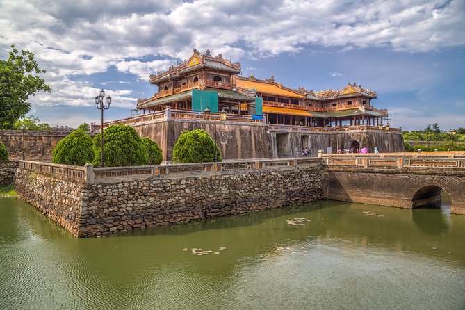 10-day Small-Group Vietnam Highlight Tour - Saigon start: Tan Son Nhat, your hotel base, and an easy first night