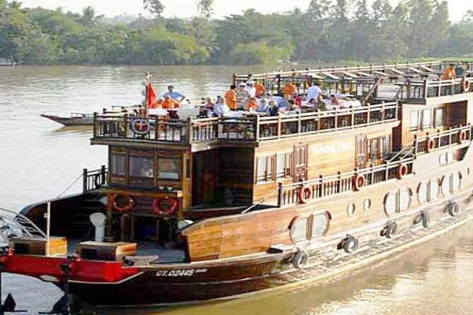 Bassac Mekong Delta Cruise 2Days - 1Night - Land excursions: bikes, village life, and basket-making