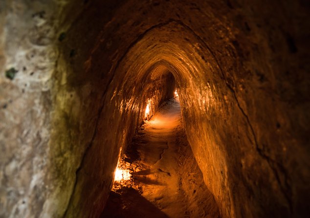 Black Virgin Mountain, Cao Dai Temple & Ben Duoc Cu Chi Tunnel - Cao Dai Temple at Noon: A Short Ceremony Stop with Big Visual Impact