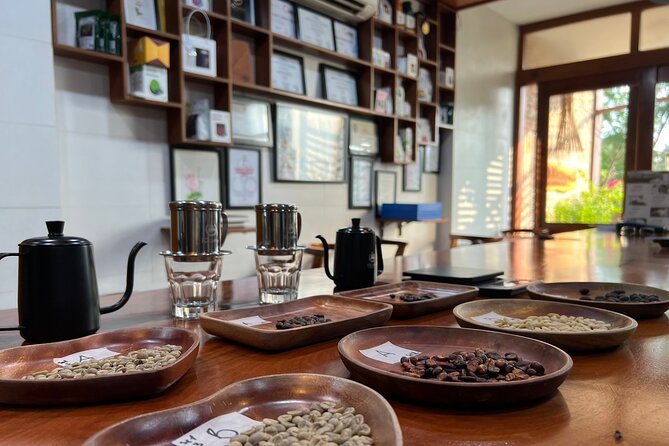 Coffee Workshop in Ho Chi Minh City: Discover the art of coffee - Cupping: training your tongue with structured tasting