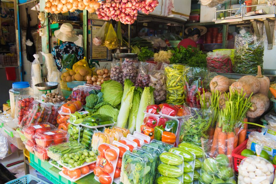 Cooking Class with Ben Thanh Market visit - Your Chef and Guide: English Instruction That Keeps You Moving