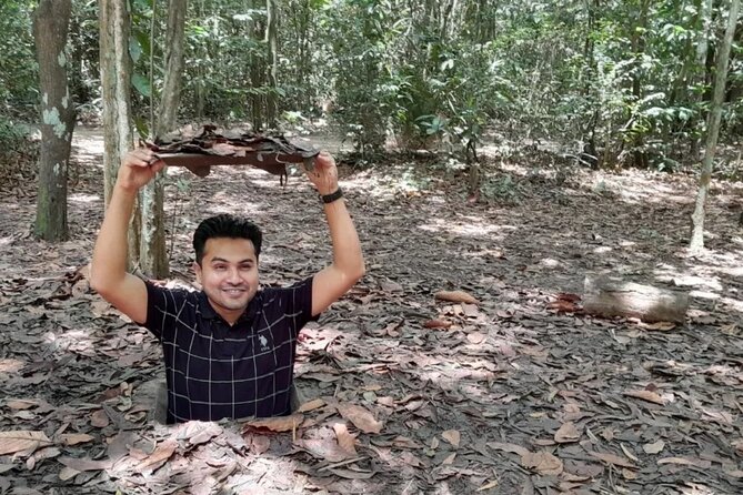 Crawl and Paddle Full day Cu Chi Tunnels and MeKong Delta - My Tho by motor boat: four holy islands in motion