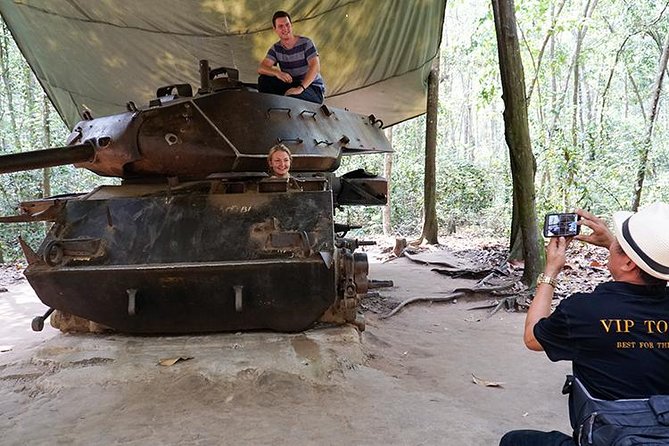 Cu Chi Ben Duoc Tunnels Tour (max 12 people) with Private Option - Small-group bus or limousine: how the ride affects the whole day
