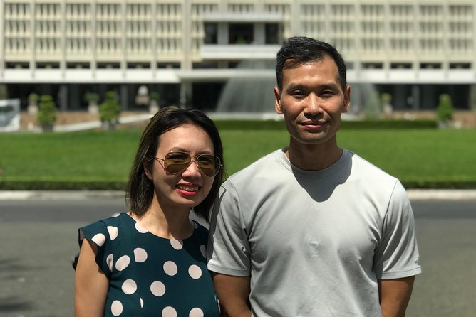 Discover Saigon Main Sights by Walking - The walking style: short stops, road crossings, and staying on schedule