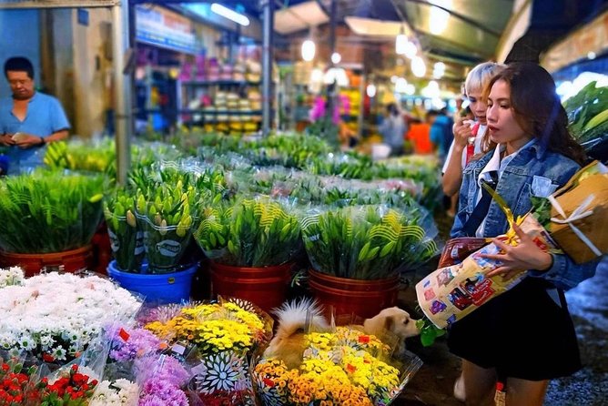 Exploring Saigon by Scooter, Day or Night - Saigon Food at Night: How the Tasting Route Works