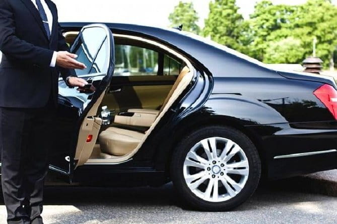 Fast Track VIP Service Tan Son Nhat Airport (Ho Chi Minh-Vietnam) - Who this Fast Track VIP service fits best