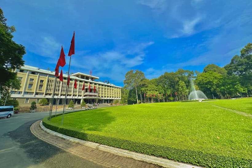 Free E-Sim War Remnants Museum & Independence Palace Tour - Reunification Palace + War Remnants Museum: a blunt, useful pair