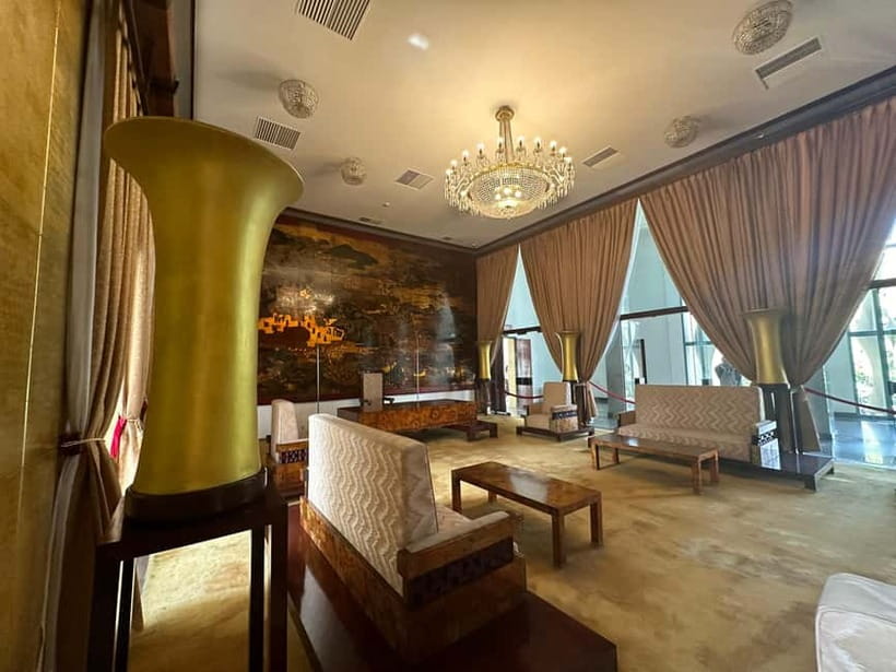 Free E-Sim War Remnants Museum & Independence Palace Tour - Duration, pace, and meeting points that affect your day
