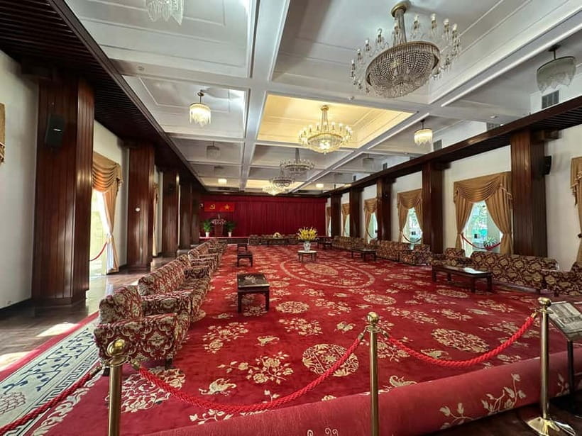 Free E-Sim War Remnants Museum & Independence Palace Tour - Free e-sim and the small practical perks that make it easier