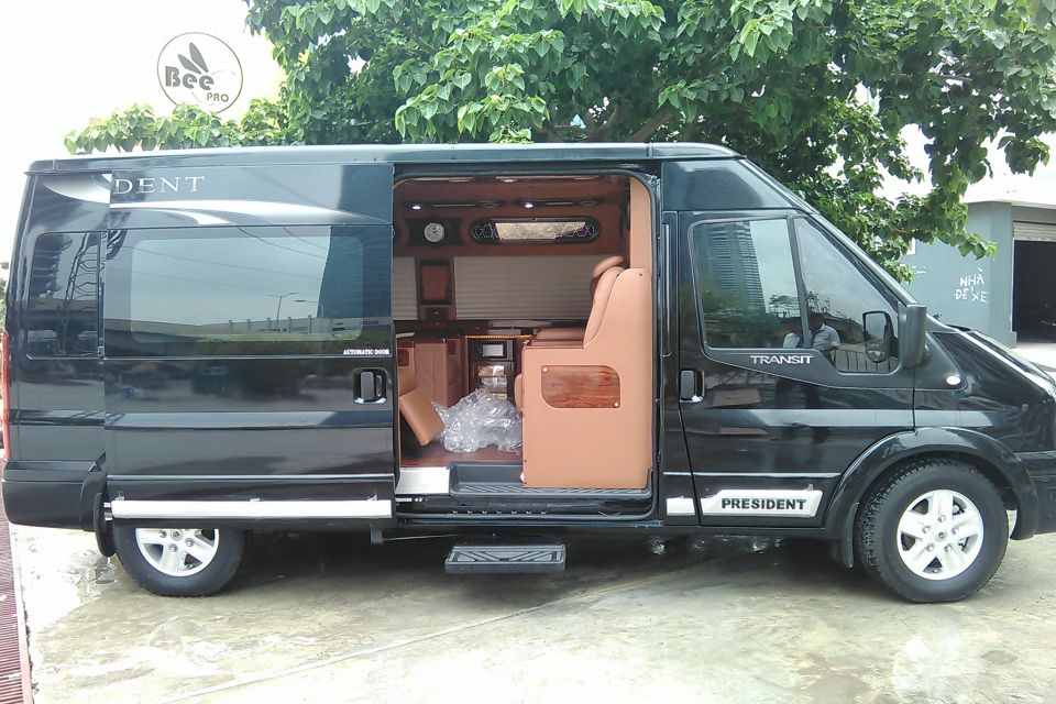 From Ho Chi Minh City: Mekong Delta VIP Tour by Limousine - Getting out of Ho Chi Minh City: limousine pickup and the 90-minute ride