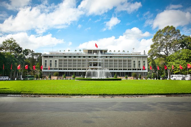 Full-Day Private Ho Chi Minh City Tour - Getting Your Bearings Fast: Private Pickup and an English-Speaking Guide