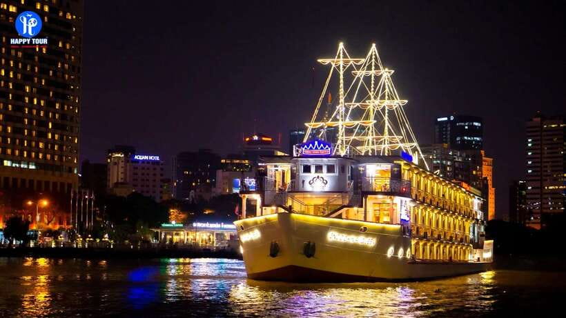 HCM: Saigon River Dinner Cruise - The evening flow: Bach Dang harbor, dinner start, and the 3-hour rhythm