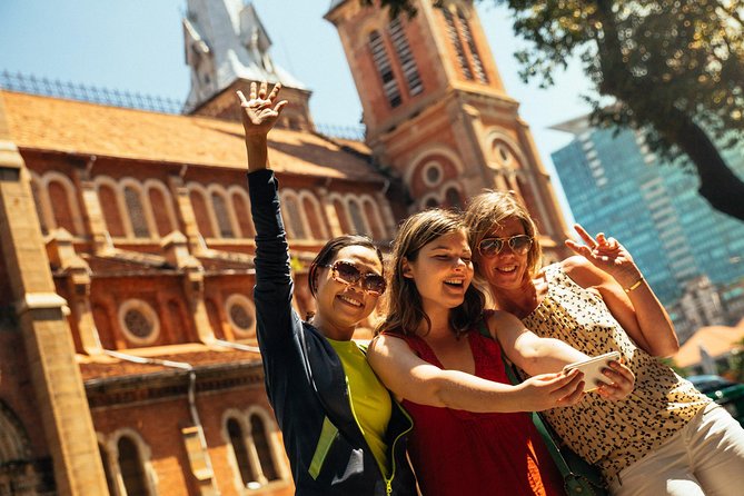 Highlights & Hidden Gems With Locals: Best of Ho Chi Minh City Private Tour - Start at Venerable Thich Quảng Đức Monument: your District 3 waypoint