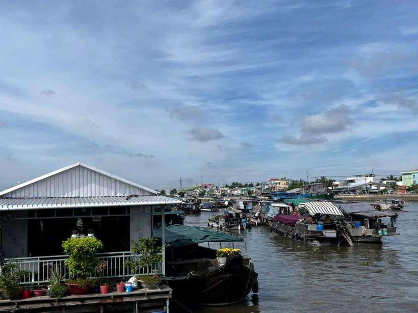 Ho Chi Minh: 1-Day Mekong Delta Tour-Floating Market & Islet - Traditional Cakes and Pop Rice: The Flying Menu Experience