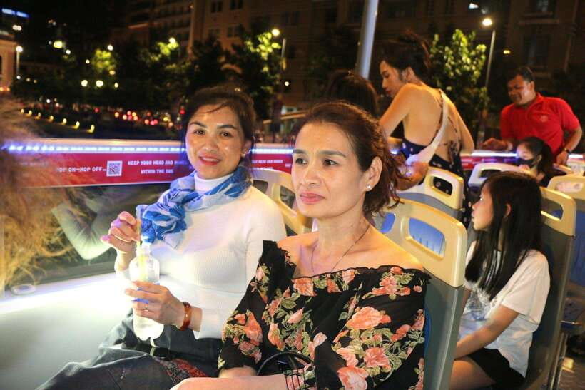 Ho Chi Minh City: Late-Night Open-Top Bus Tour - The 45-minute route: what you’ll see from District 1 to Ba Son Bridge