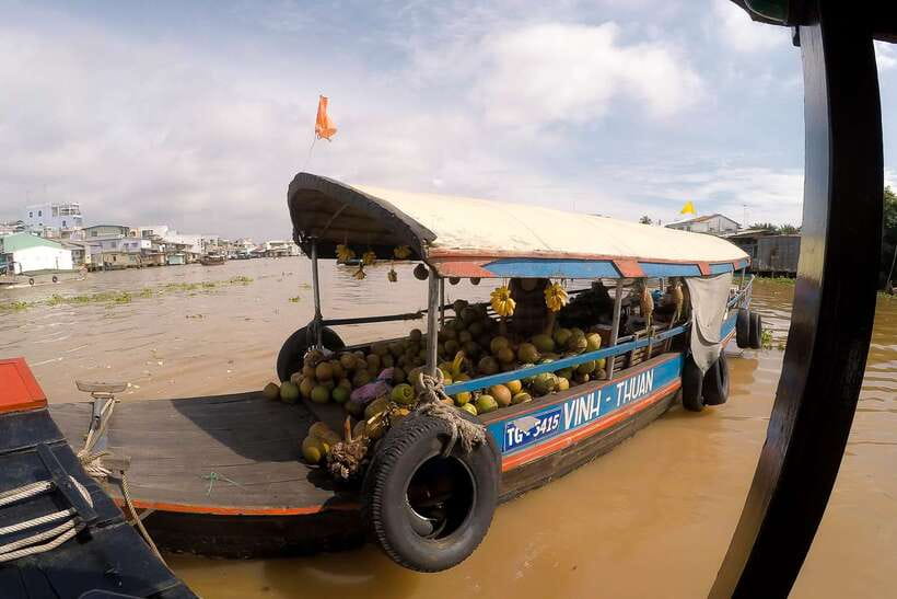 Ho Chi Minh City: Mekong Delta Tour with Sampan Journey - Unicorn Islet: fruit tastings, honey tea, and traditional folk music