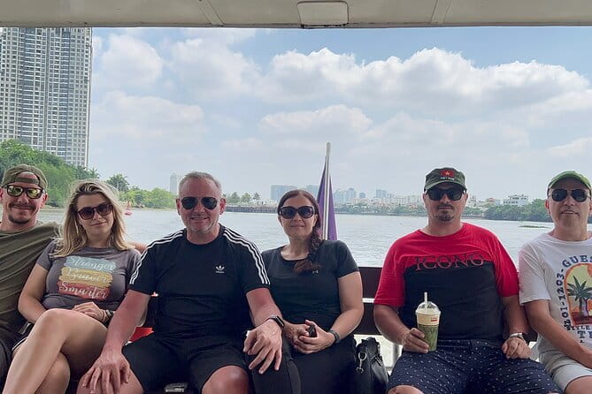 Ho Chi Minh City Private City Tour – History, Culture, Local Life - Chùa Vạn Phát in Chinatown: Ten Thousand Buddhas and everyday streets