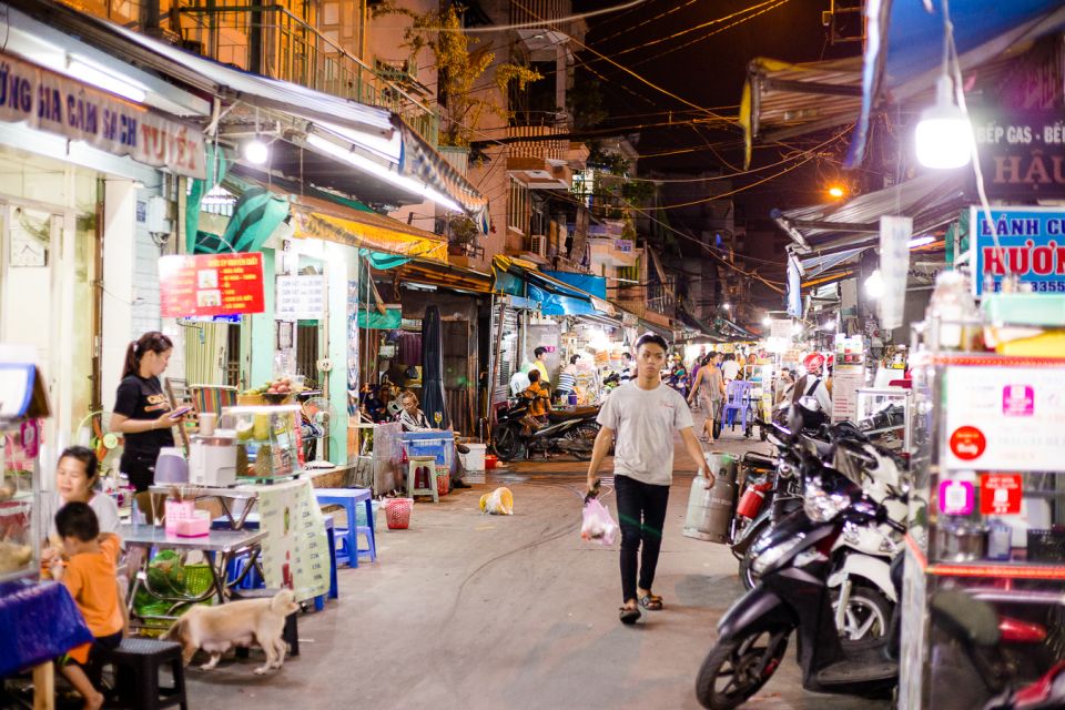 Ho Chi Minh City: Private Street Food Evening Walking Tour - The nine-dish menu: what you’ll actually taste