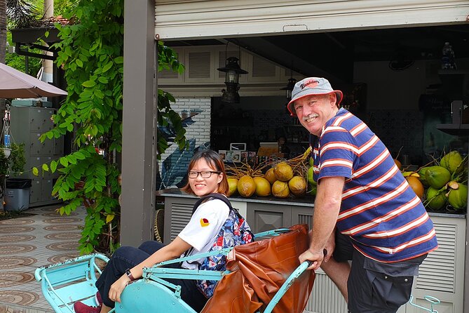 Ho Chi Minh City private walking tours with young local volunteers - District 3 inside-out: café time and war-era storytelling