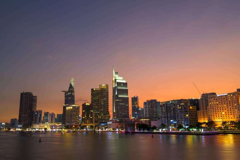Ho Chi Minh City: Saigon River Boutique Cruise - Food and drinks on board: how to handle the onboard bar