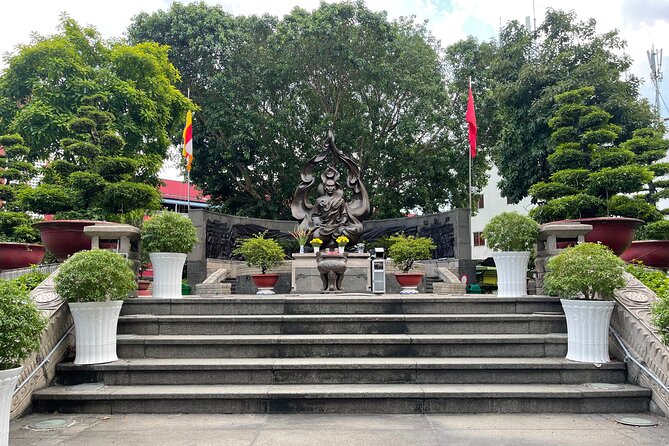 Ho Chi Minh City Sightseeing, midnight, Shopping tours by scooter - The sightseeing route: Thích Quảng Đức and daily Saigon life