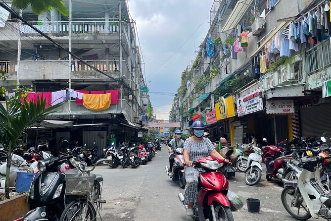 Ho Chi Minh City Sightseeing, midnight, Shopping tours by scooter - Market and shopping-by-scooter: practical souvenirs, less aimless wandering