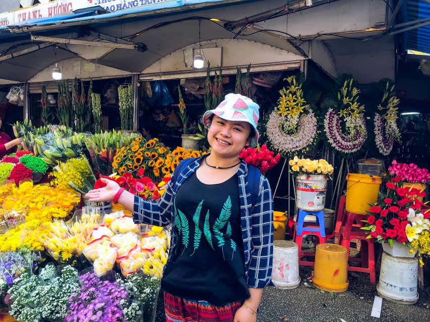 Ho Chi Minh City: Street Food and Sightseeing by Motorbike - District 5 Chinatown Markets: Motorbikes, Lanterns, and Chinese Medicine