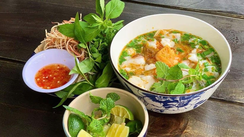 Ho Chi Minh City: Walking Food Tour with 13 Tastings - Price and value: what $27 really buys you in Saigon