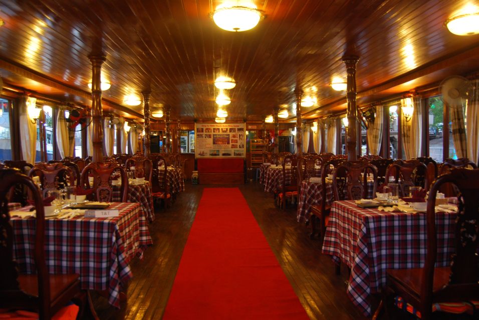 Ho Chi Minh City: Water Puppet Show and Dinner Cruise - City night views: Why the cruise is more than just transportation