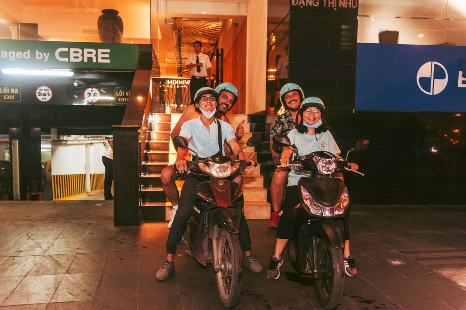 Ho Chi Minh: Private City Tour and Dinner Cruise with Buffet - Cyclo night route: seeing the big names without wasting time