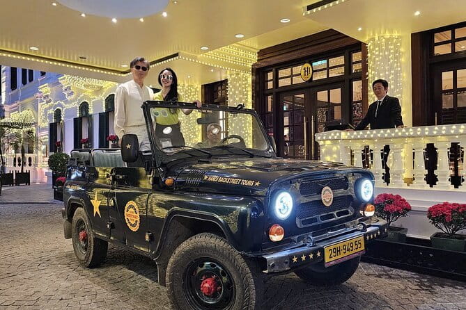 Jeep Tour Saigon By Night : FRESH SEAFOOD, STREET FOOD & SKY BAR - District 4 Seafood Street and the River Crossing