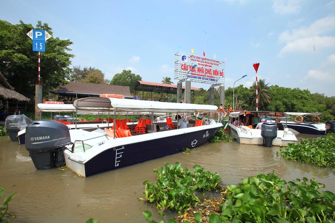 Luxury Speedboat 2 Ways from Ho Chi Minh city to Cu Chi Tunnels - The one-hour Saigon River cruise: what you’ll notice