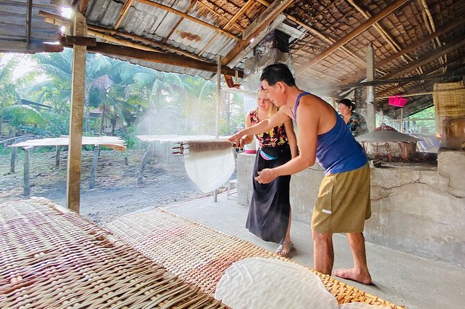 Mekong day tour Visit Cai Rang Floating Market pick up in Sai Gon - Cái Răng Floating Market: what to expect from the water-level view