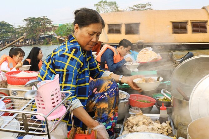 Mekong day tour Visit Cai Rang Floating Market pick up in Sai Gon - The Saigon to Can Tho transfer: part of the value, not wasted time