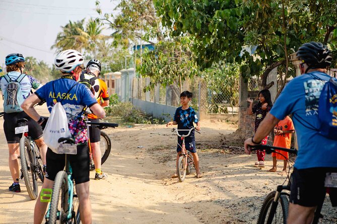 Mekong Delta 4 Days Cycling Trip-Off the Beaten Track - Day 1: An Binh Island for Island Pace and Easy Rhythm