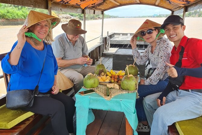 Mekong Delta tour: Ben Tre 1 day by DGT - The Ham Luong River boat trip: first impressions of the Delta