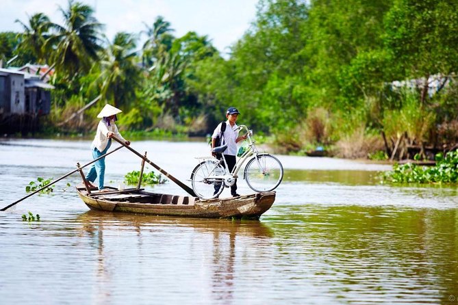 Private 2-Day Tour: Ho Chi Minh City to Cambodia by Mekong River - Day 2: Early pier start, visa help, and the upstream Mekong cruise