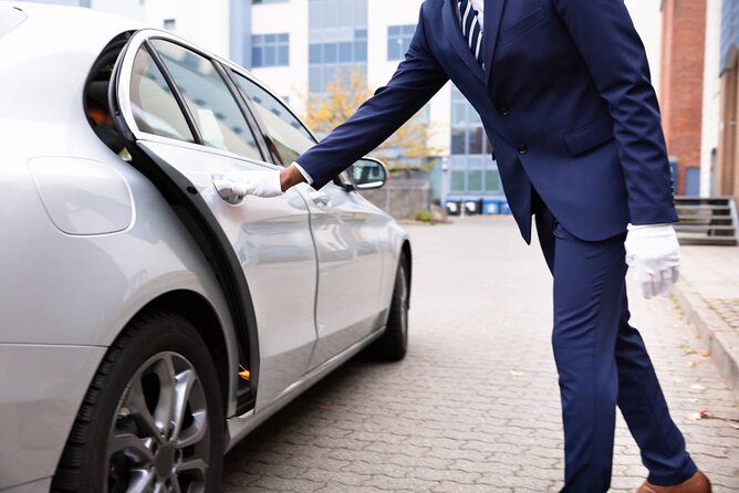Private Arrival Transfer: Tan Son Nhat Airport to Ho Chi Minh City Hotels - Drop-off at your Ho Chi Minh City hotel: door-to-door beats guesswork