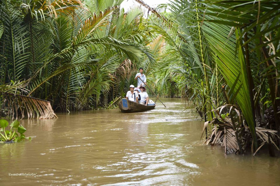 Private Cu Chi Tunnels & Mekong Delta: Full-Day Guided Tour - Rowboat through small waterways: agriculture close up