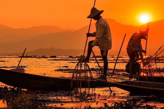 PRIVATE Luxury Sunset Mekong AFTERNOON TRIP with BBQ DINNER & COOK CLASS - Ben Tre village bike time, plus fishing with a guide