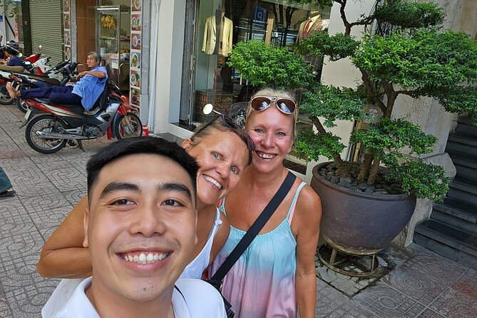 Private Walking Half Day Tour in Ho Chi Minh City - Nguyen Hue Avenue and the Opera House: the graceful pause