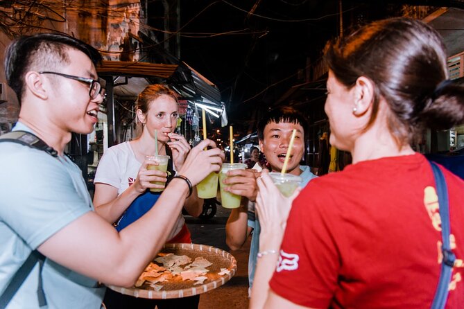 Saigon After Dark With Seafood, Beer & Live Music Bar - Stop 3: Ho Thị Kỷ Flower Market in a real residential rhythm