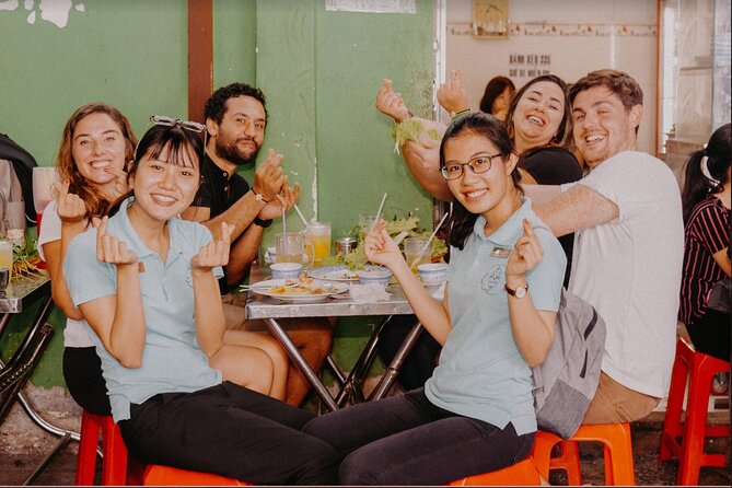 Saigon After Dark With Seafood, Beer & Live Music Bar - Stop 4: District 4 (Vinh Khánh) for beer-or-juice, dessert, and a food street walk
