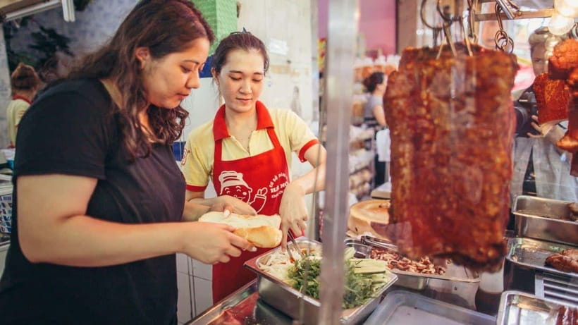 Saigon at Sunset: Ultimate Street Food Experience - Hu Tieu Bo Kho and Xa Xiu: The Flavor Story Starts Immediately