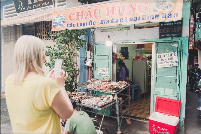 Saigon Authentic Walking Street Food Tour 12+ Tastings Included - What to bring for a smooth Saigon night walk