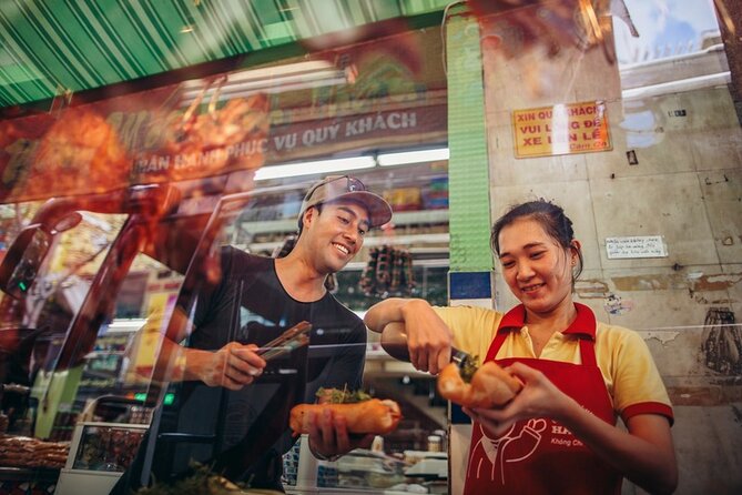 Saigon Night Bites on Foot: Local Vendors, Stories & Sweet Finish - How a 5pm walking food circuit works in District 1