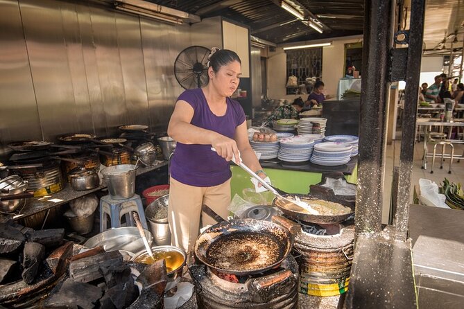 Saigon Night Bites on Foot: Local Vendors, Stories & Sweet Finish - Guide quality matters more than you’d think