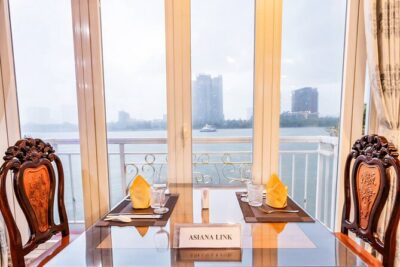 Saigon River Dinner Cruise: Buffet, Set Menu, Fine Dining (3hrs) - Choosing buffet vs set menus before you go at 5:30 pm