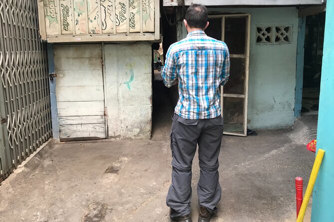 Saigon Slum tour and Saigon Chillspots by motorbike/ Aodai rider - Motorbike comfort, helmets, and staying sane in the rain